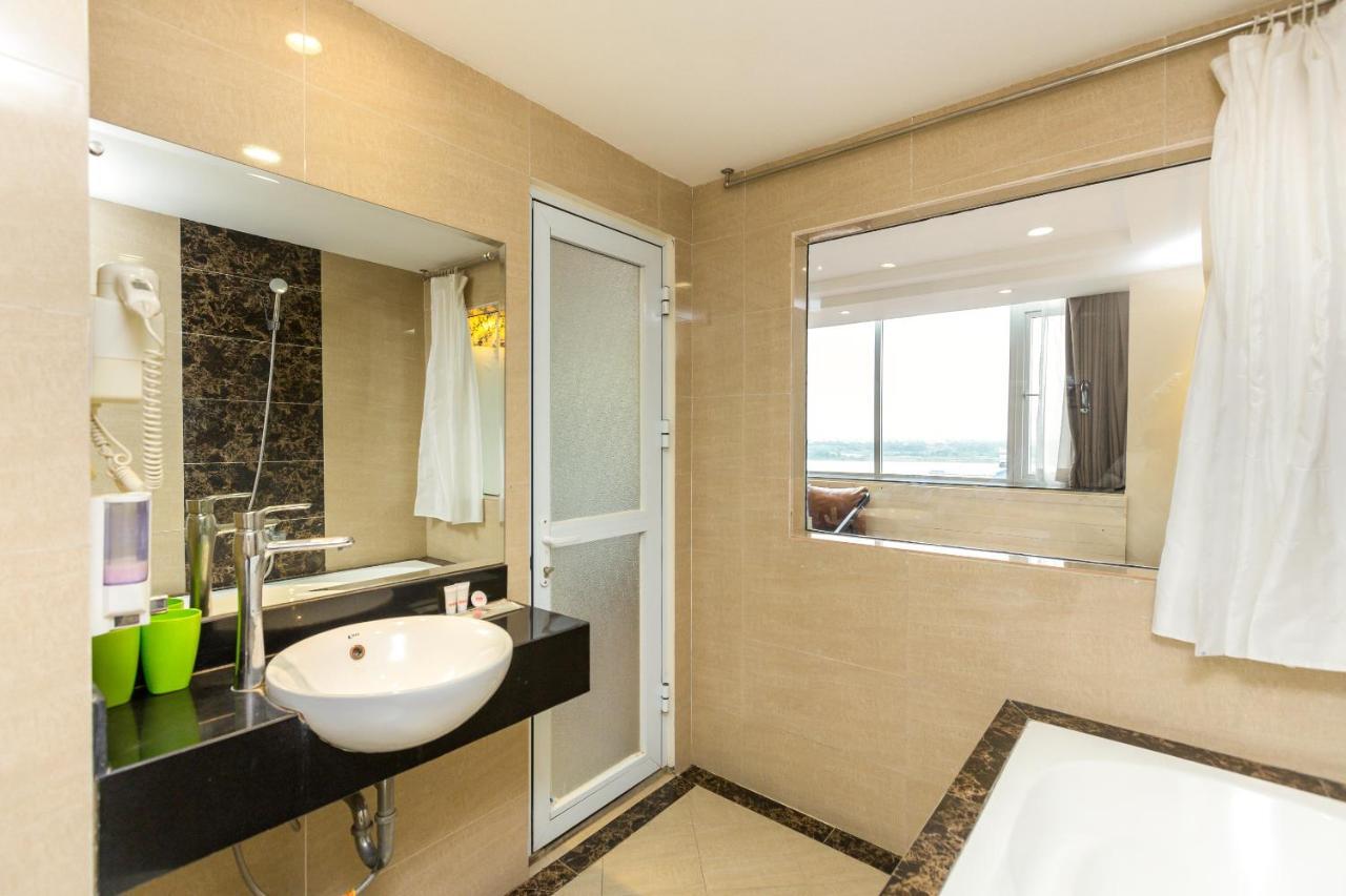 Hoang Gia Hotel Hanoi Exterior photo